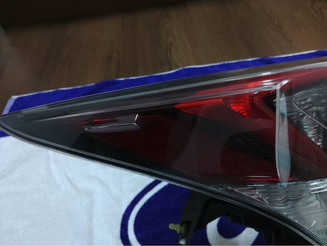 トヨタ　プリウス　50 前期　テールランプ　ICHIKOH 47-87