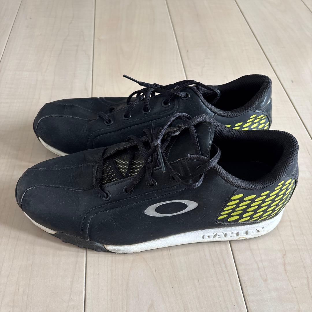 オークリーシューズ　ゴルフ　スパイクレス