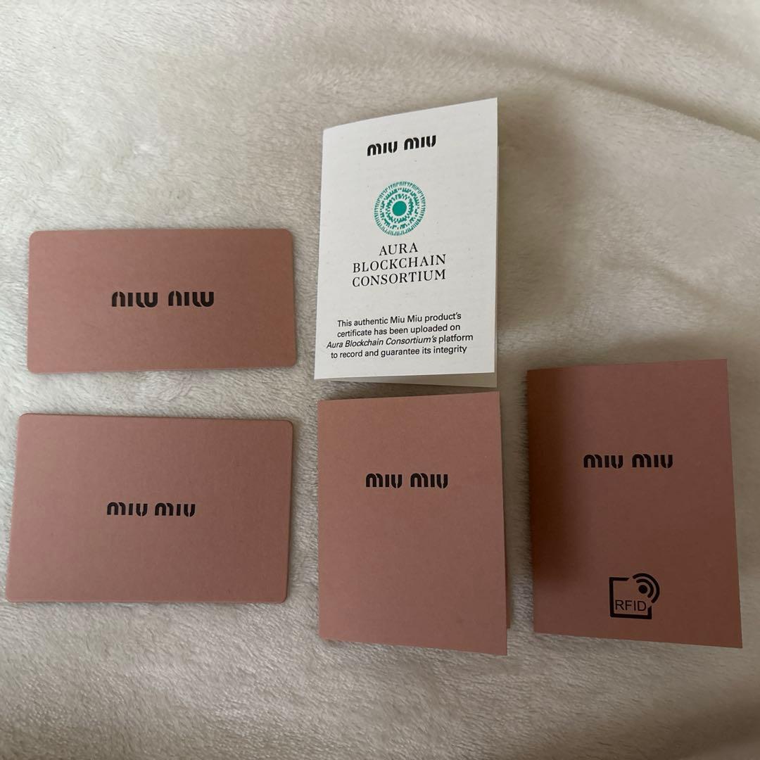 MIU MIU ミュウミュウ　ヘアピン　ヘアクリップ