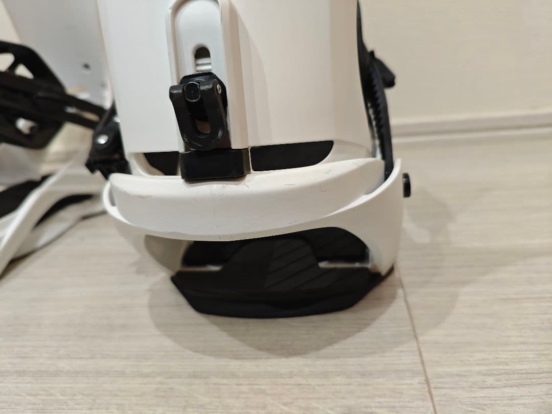 SALOMON RHYTHM Mスノーボードバインディング　ビンディング