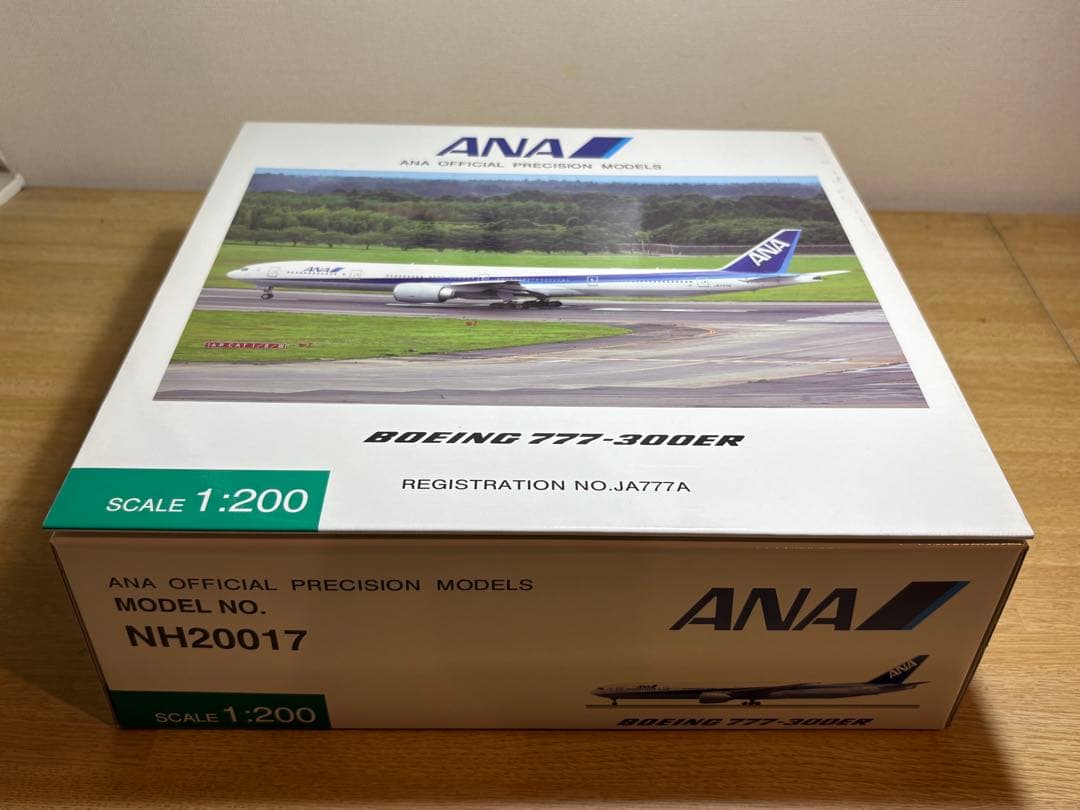 ANA Boeing 777-300ER モデル NH20017 1:200