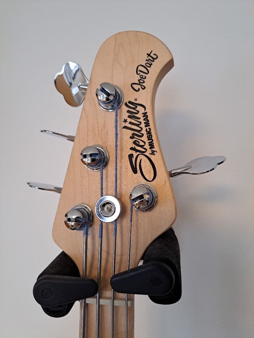 ベース Sterling by Musicman Joe Dart Bass