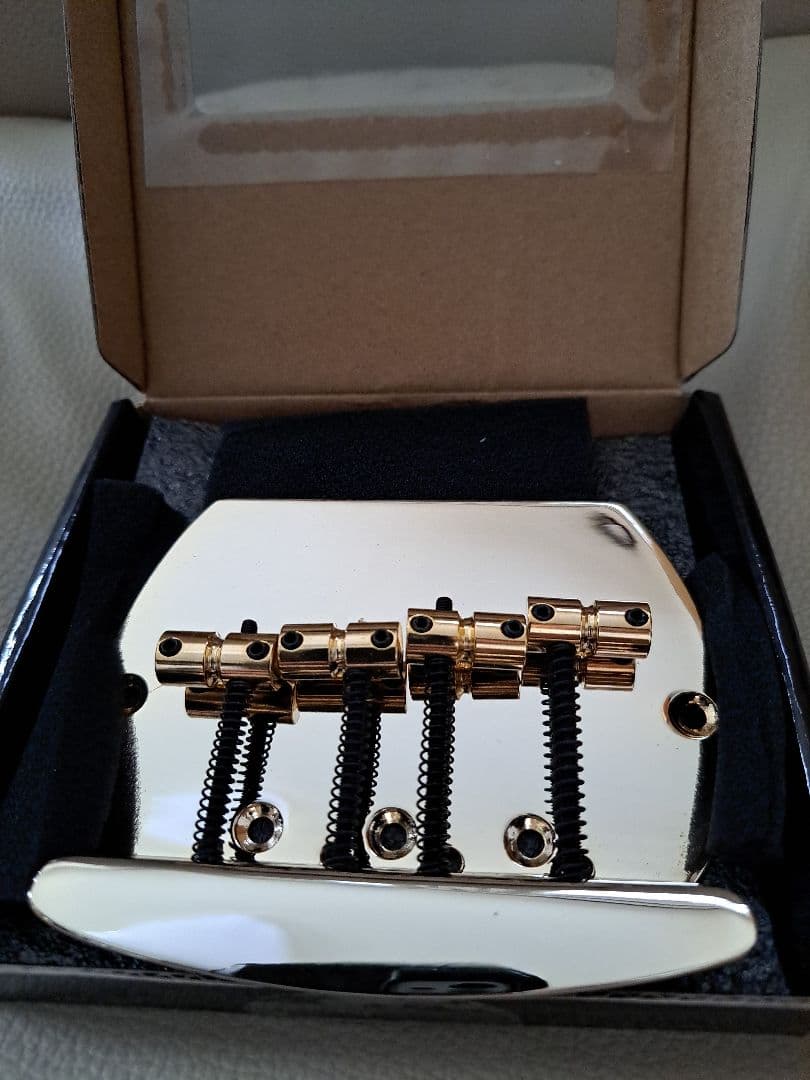 ベース Sterling by Musicman Joe Dart Bass