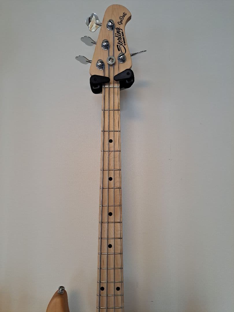 ベース Sterling by Musicman Joe Dart Bass
