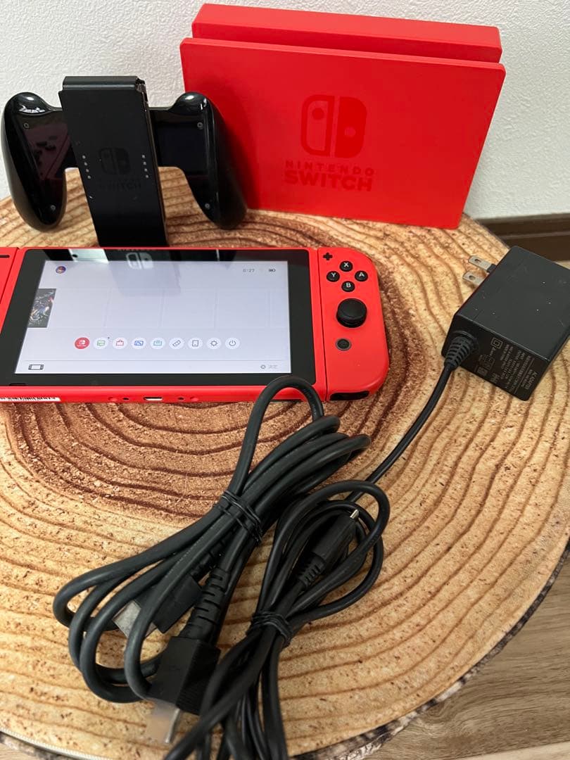 Nintendo Switch ニンテンドースイッチ本体　マリオレッド　箱無し