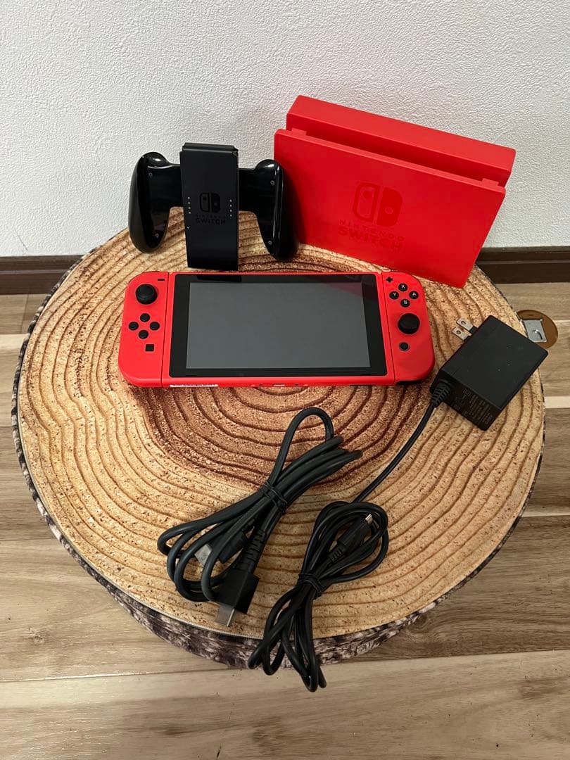 Nintendo Switch ニンテンドースイッチ本体　マリオレッド　箱無し