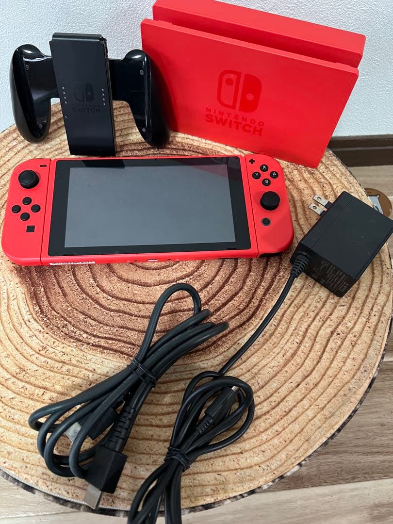 Nintendo Switch ニンテンドースイッチ本体　マリオレッド　箱無し
