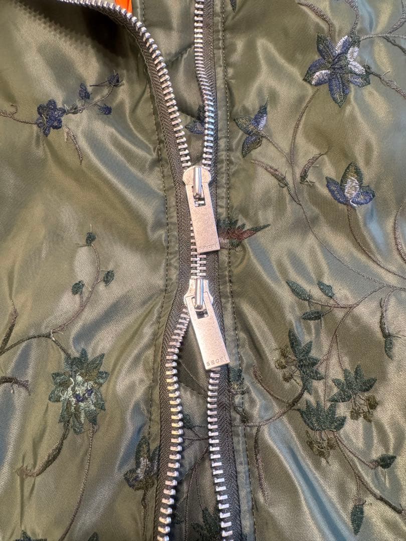 sacai サカイ　フラワーエンブロイダリー　ナイロンスカート　カーキ　フリル