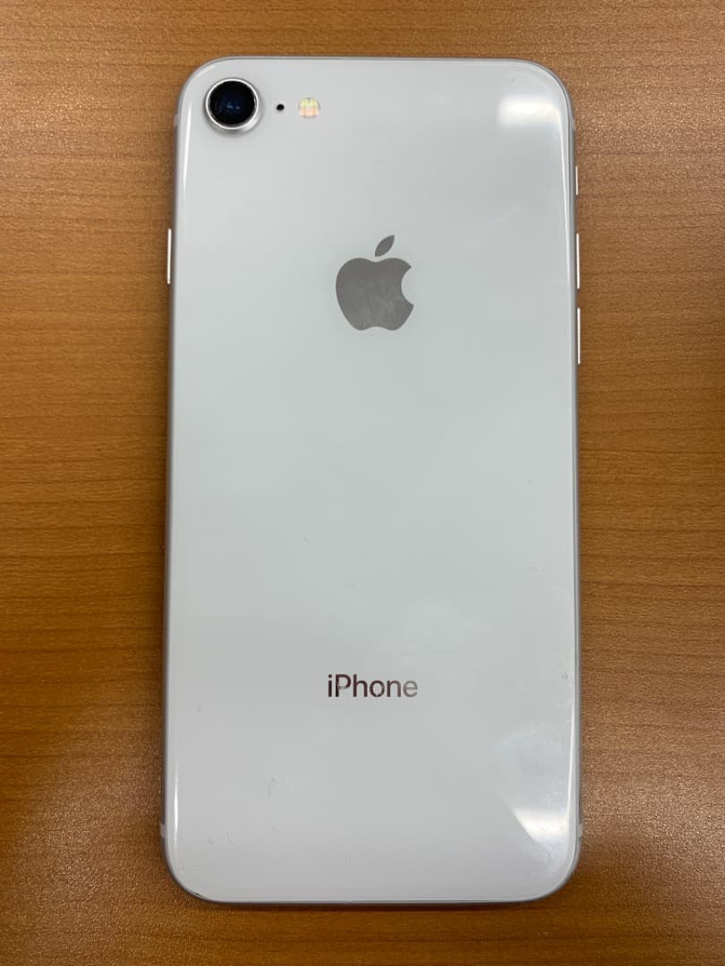 ゆ*ん様 動作確認済 iPhone 8 64GB ID M2120