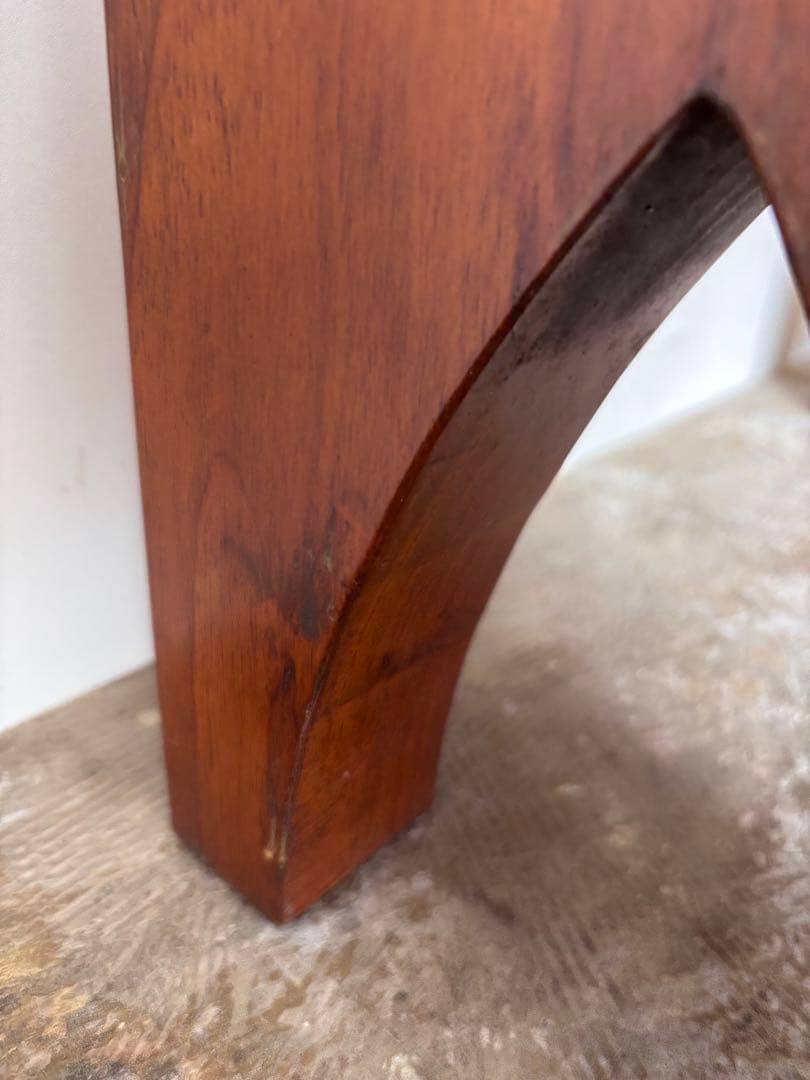 スペイン製木製キャビネット　サイドボード　木彫りの収納棚　天然木　アイアン