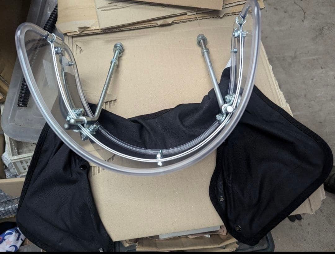 短風防 スクリーン曲げ加工済み 美品