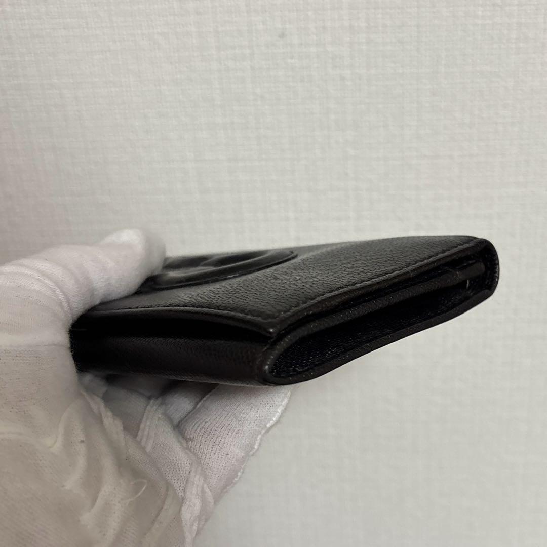 フェラガモ ガンチーニ エンボス ブラック×ゴールドラメ 長財布