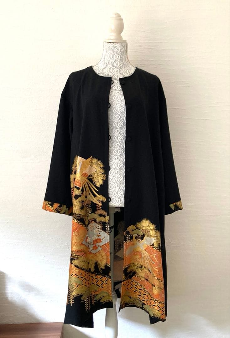 黒留袖リメイク　ノーカラーライトコート