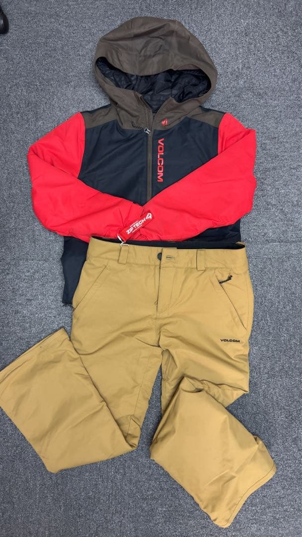 VOLCOM スノーボードウェア 上下セット