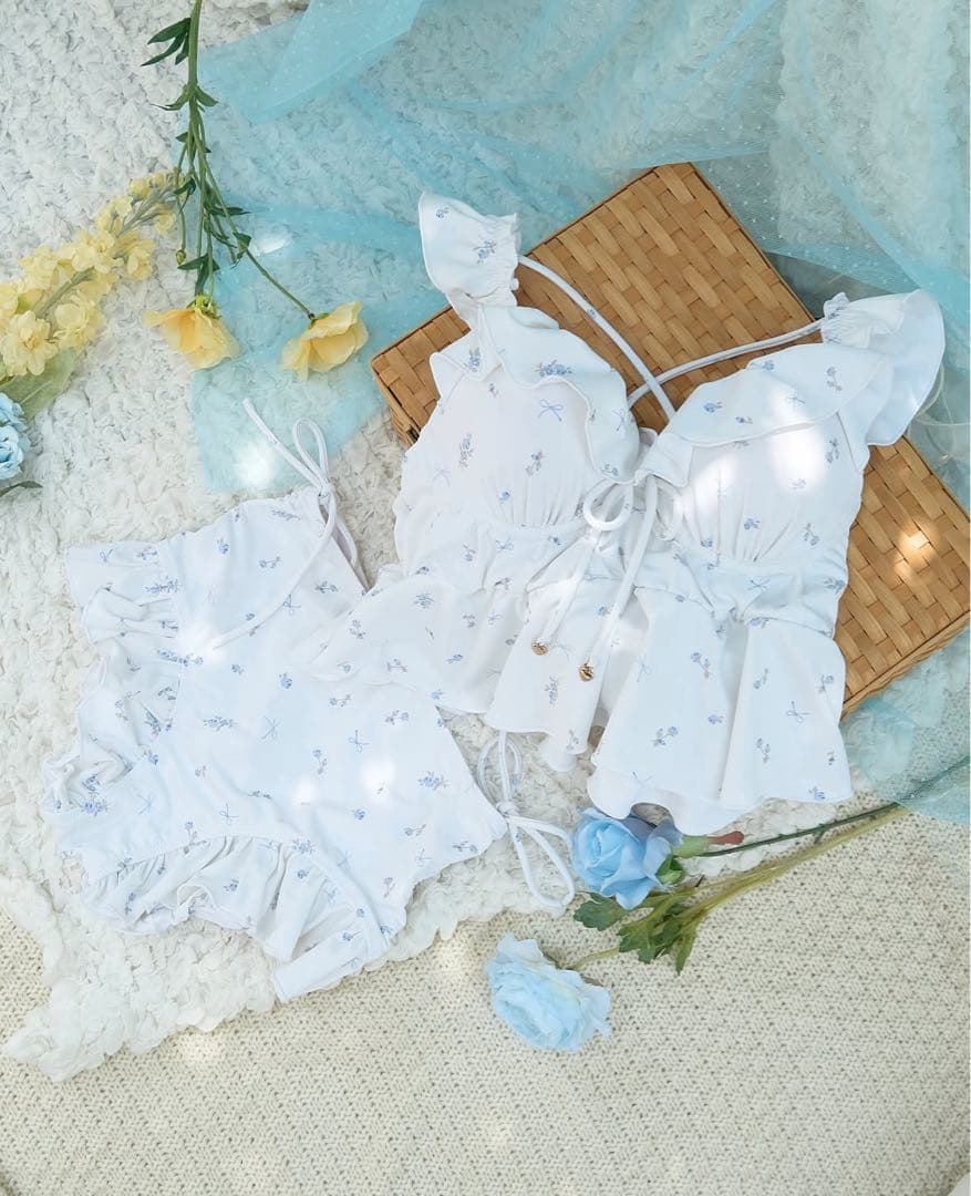 【元値販売】Lulumerty フリルローズビキニ S-M ホワイト 水着