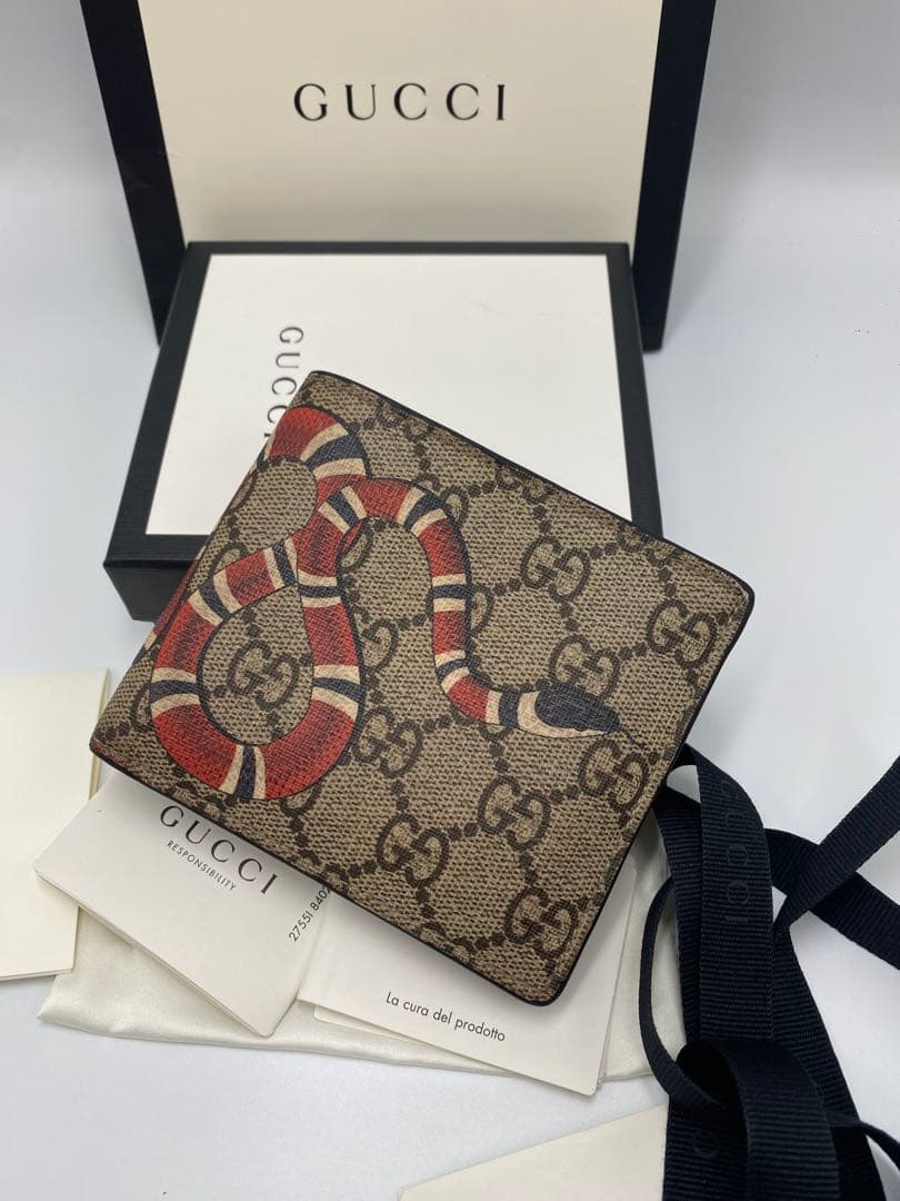 人気品‼美品 グッチ 折り財布 GGスプリーム　スネーク ヘビ 蛇 ベージュ