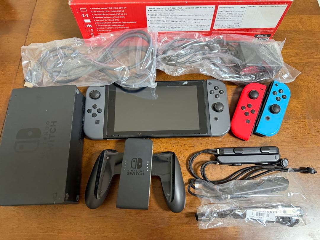 Nintendo Switch 本体 グレー 赤青 Joy-Con