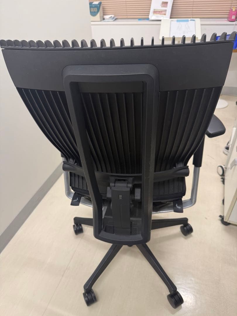 イトーキ スピーナチェア 高級オフィスチェア【送料込み・格安】