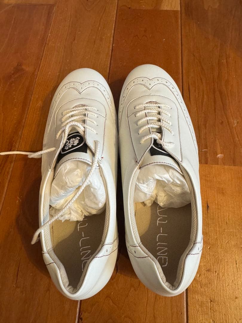 侍伊織　新シューズ WTライン ゴルフシューズ 収納袋付き