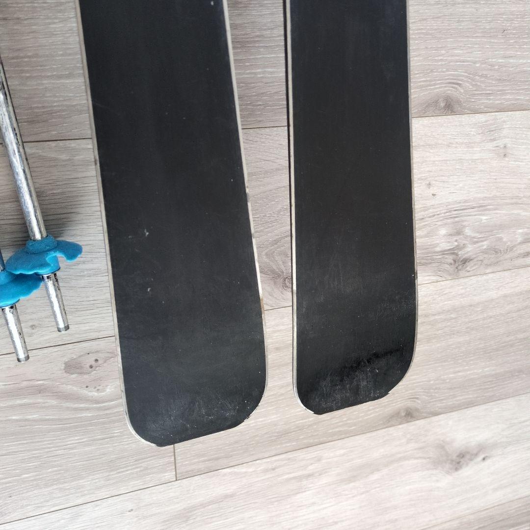 スキー靴　スキー板　ストック