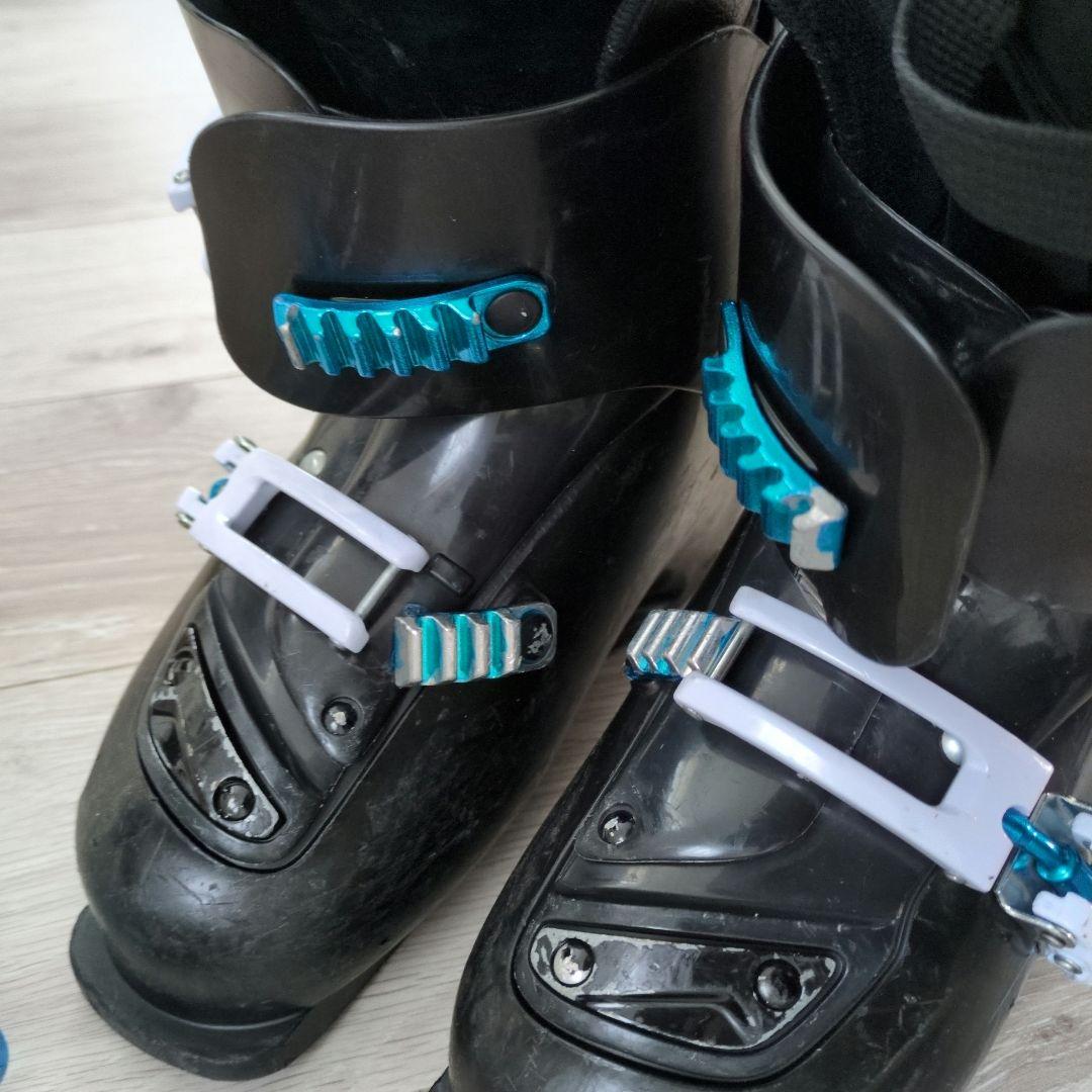 スキー靴　スキー板　ストック