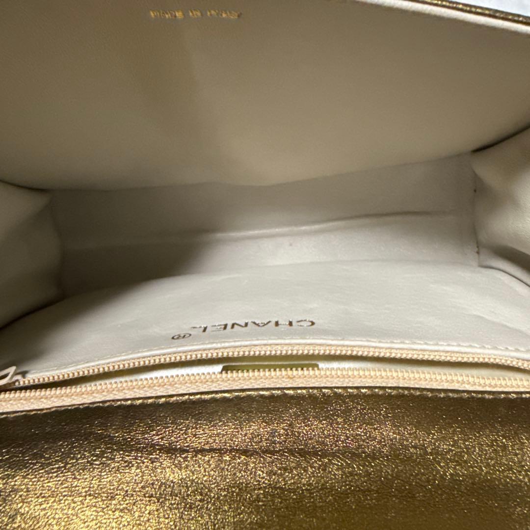 バッグ CHANEL Vintage Gold Leather Flap Bag