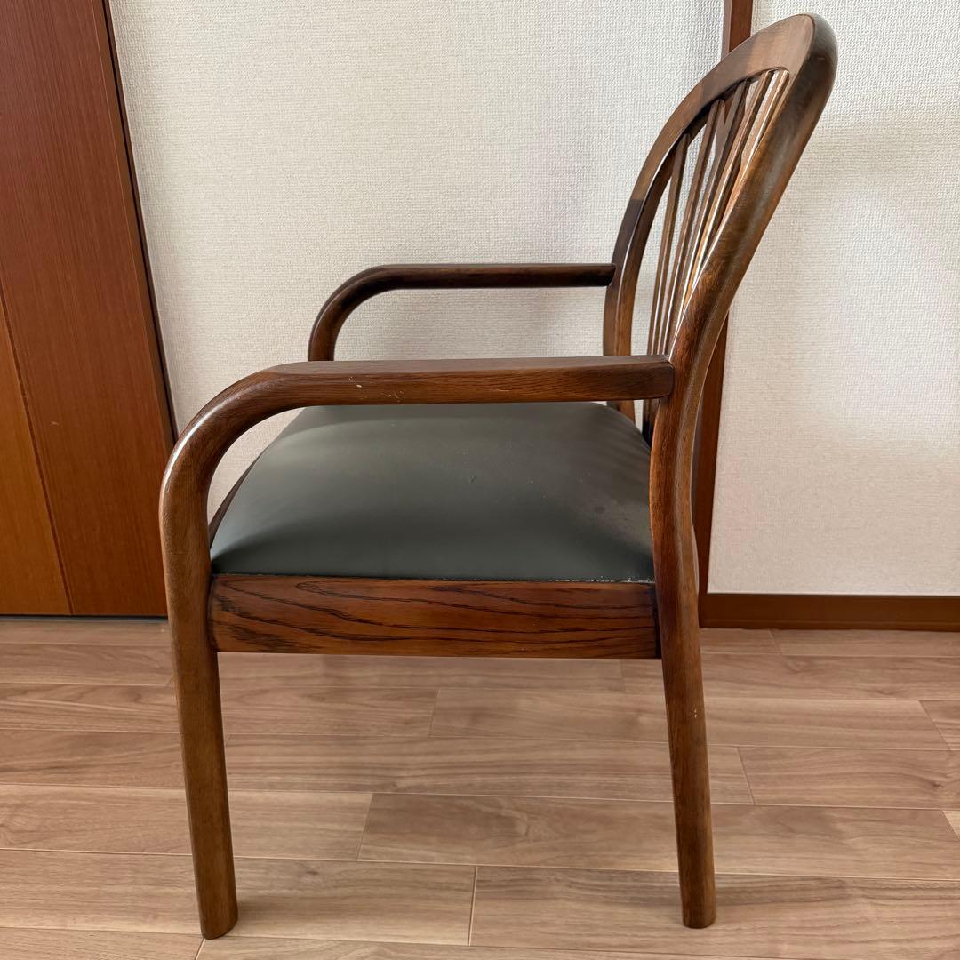 カリモク家具 アームチェア 木製フレーム レザー座面 ダイニングチェア