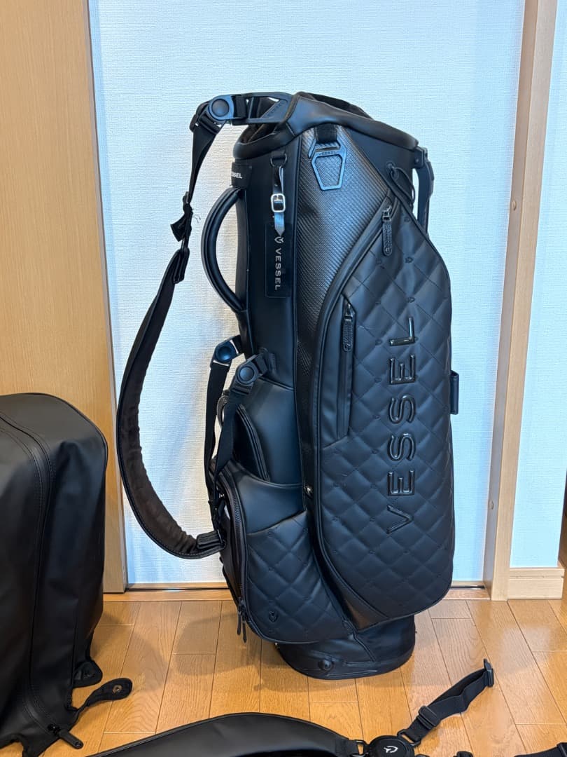 ベゼルVessel Player Carbon Black世界限定キャディバッグ