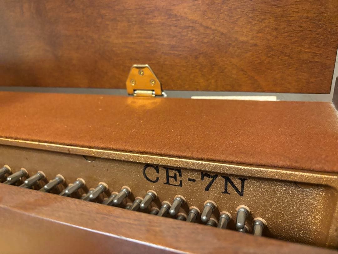 KAWAI カワイ　アップライトピアノ　木目調艶消し　CE-7N