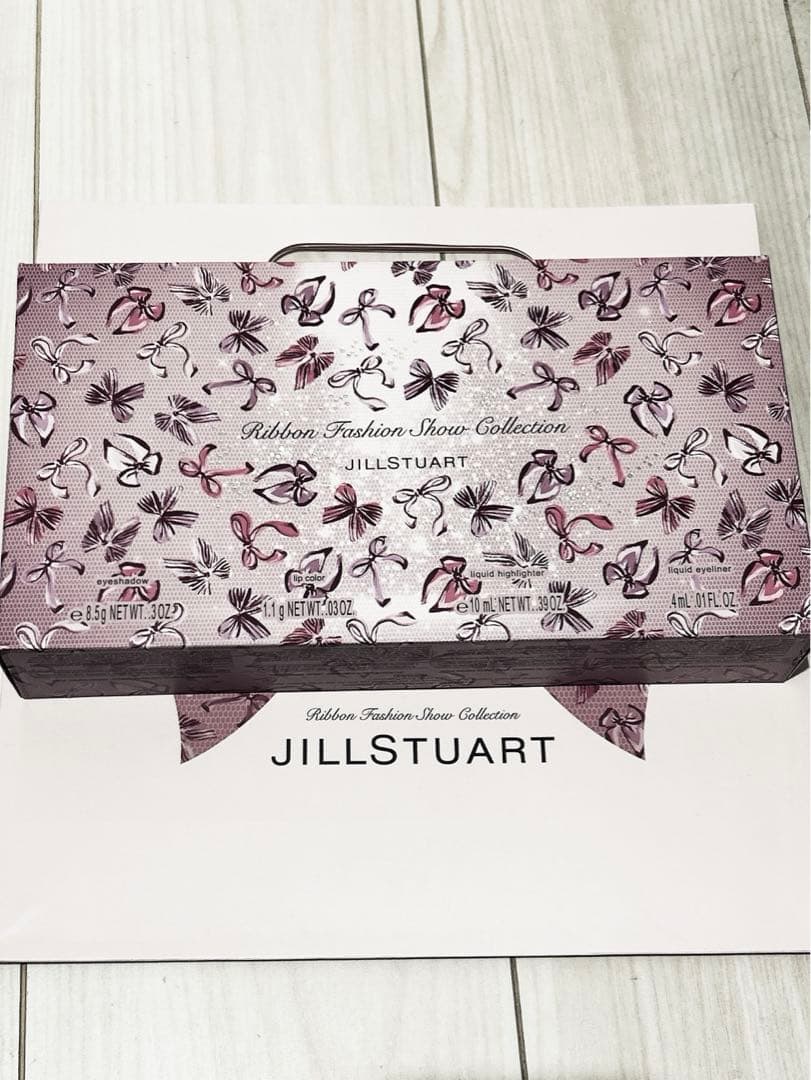 ジルスチュアート クリスマスコフレ2025 限定ショッパー付き