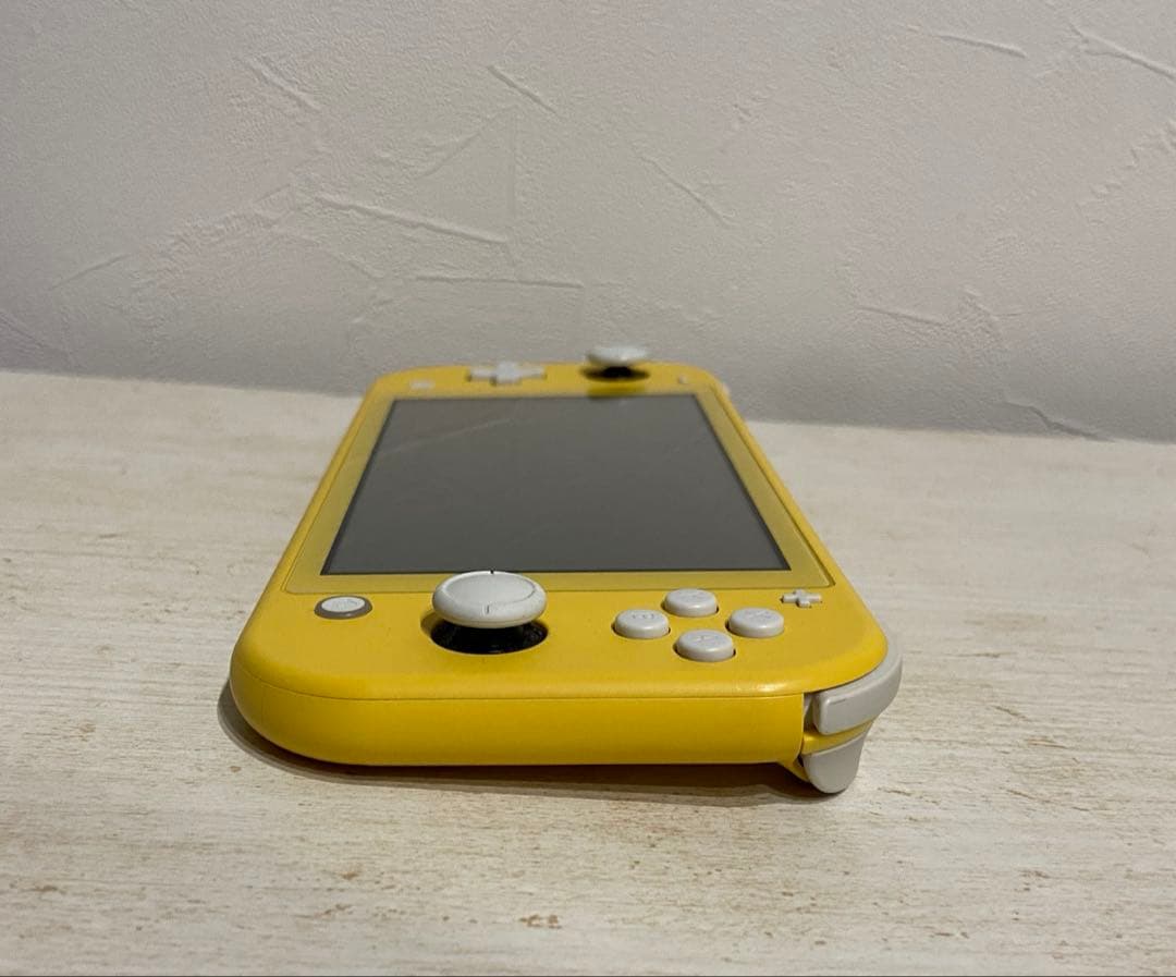 SwitchLITE本体箱あり充電器無し