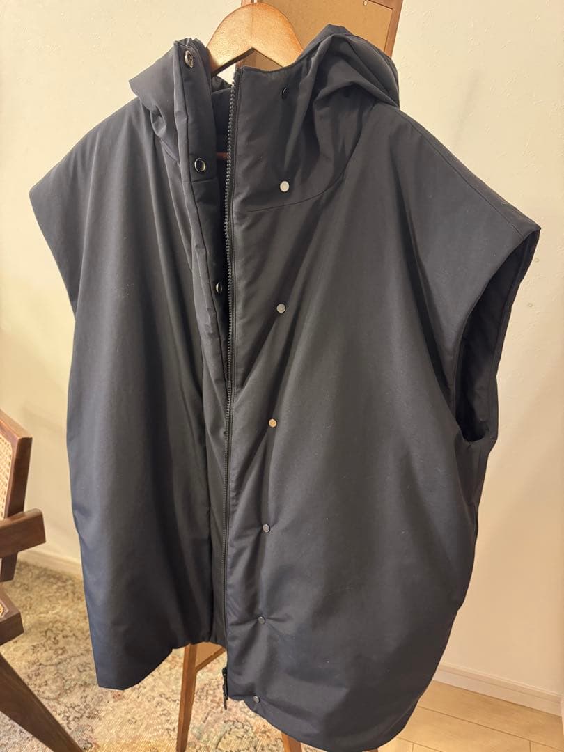 ARGUE COCOON COAT VEST ダウンベスト/ブラック