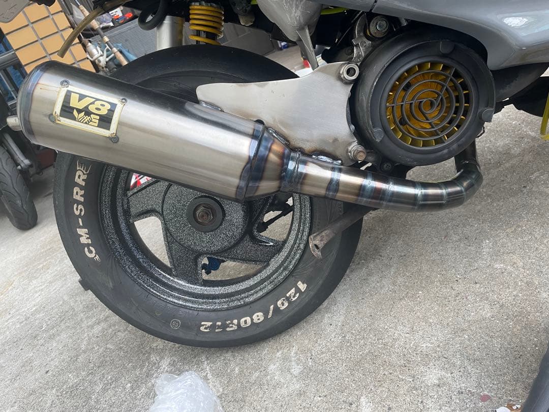 V8 台湾マフラー　グランドアクシス　bws jog