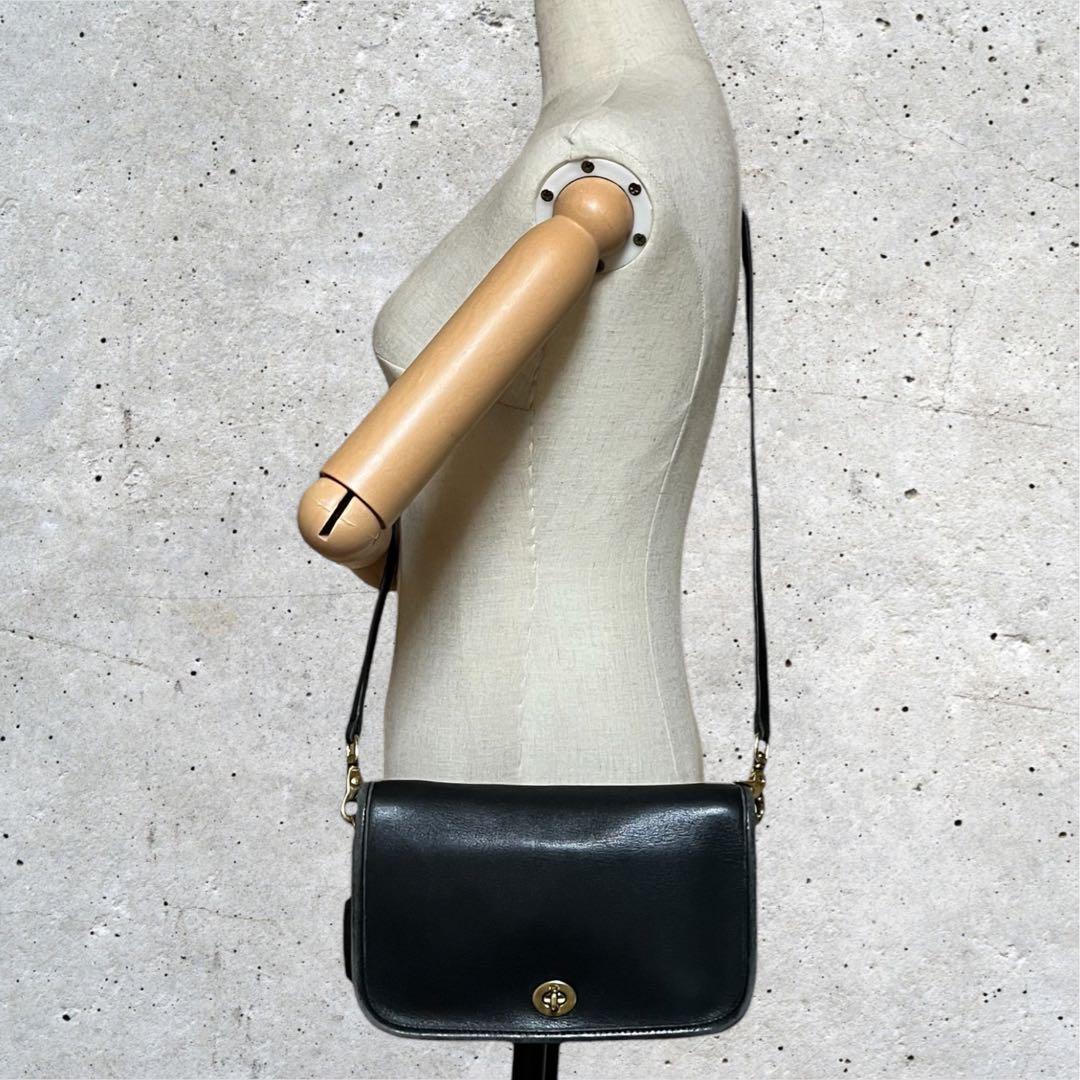 美品　オールドコーチ　ショルダーバッグ　ターンロック　レザー　ブラック　黒