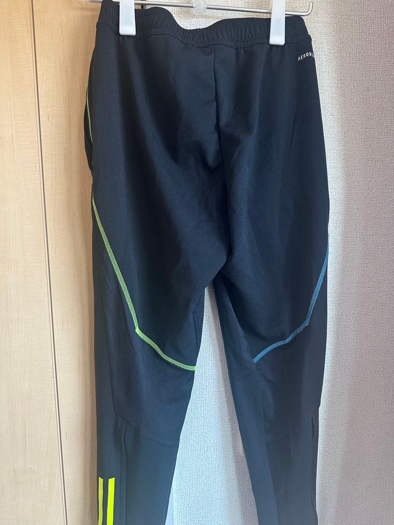 アーセナル　23-24シーズントレーニングウェア上下セット　Mサイズ