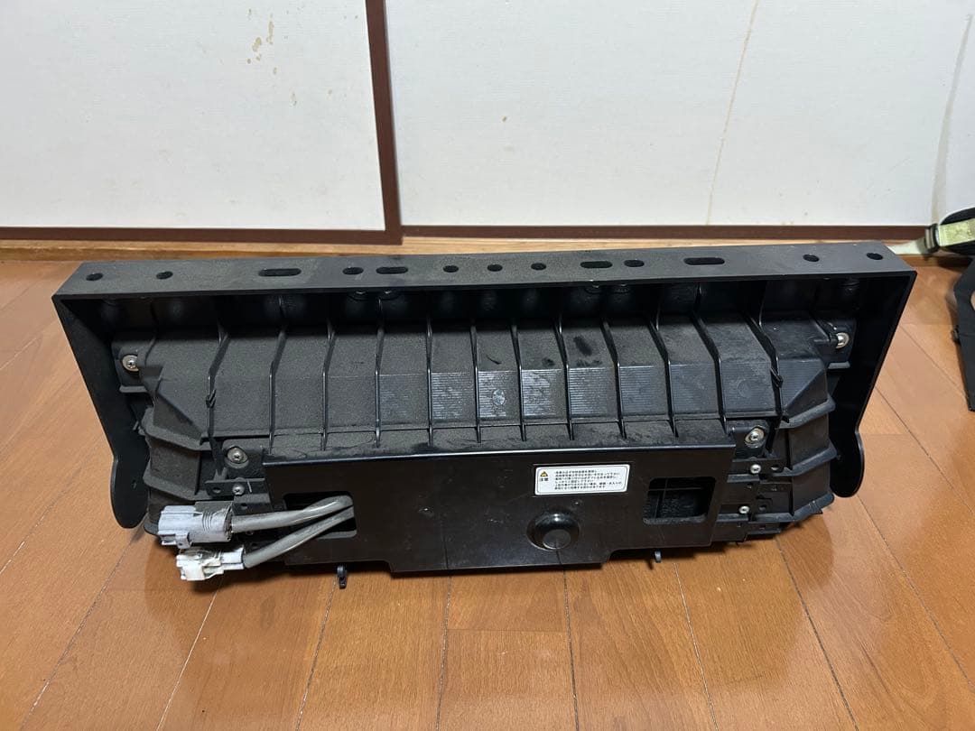 小糸　KOITO LED3連テールランプ(左側)