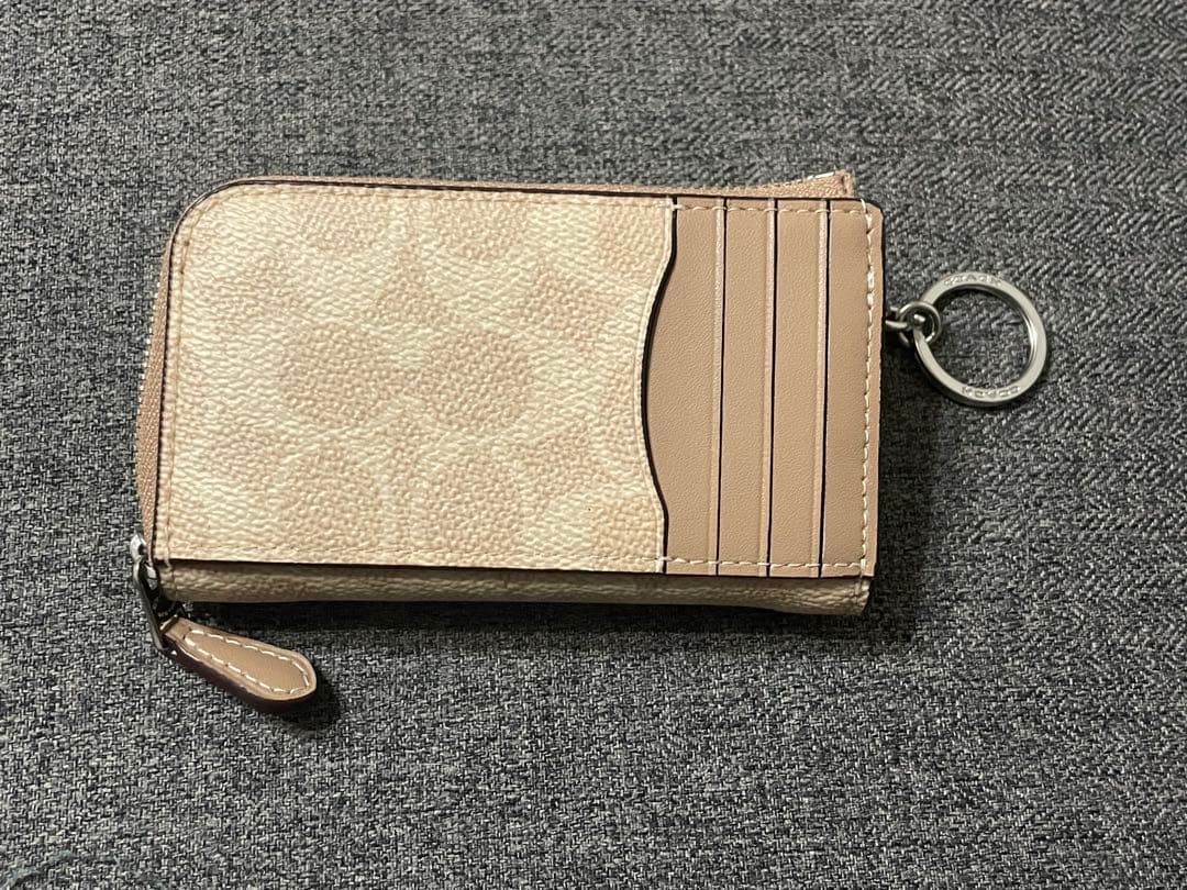 COACH キーケース CW427 SVPWH ベージュ