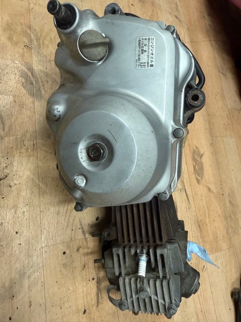 シャリー 純正エンジン　送料込み　4ミニ 12V カブ 三速