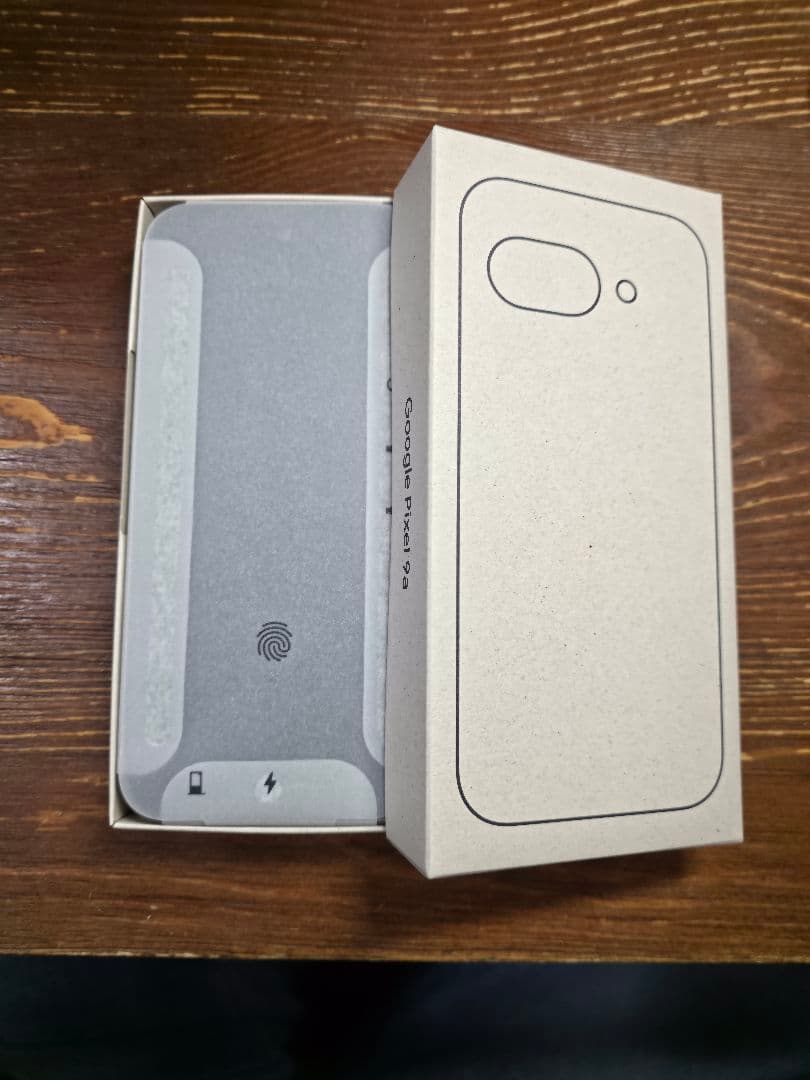 【美品】Google Pixel 9a Porcelan 箱付き