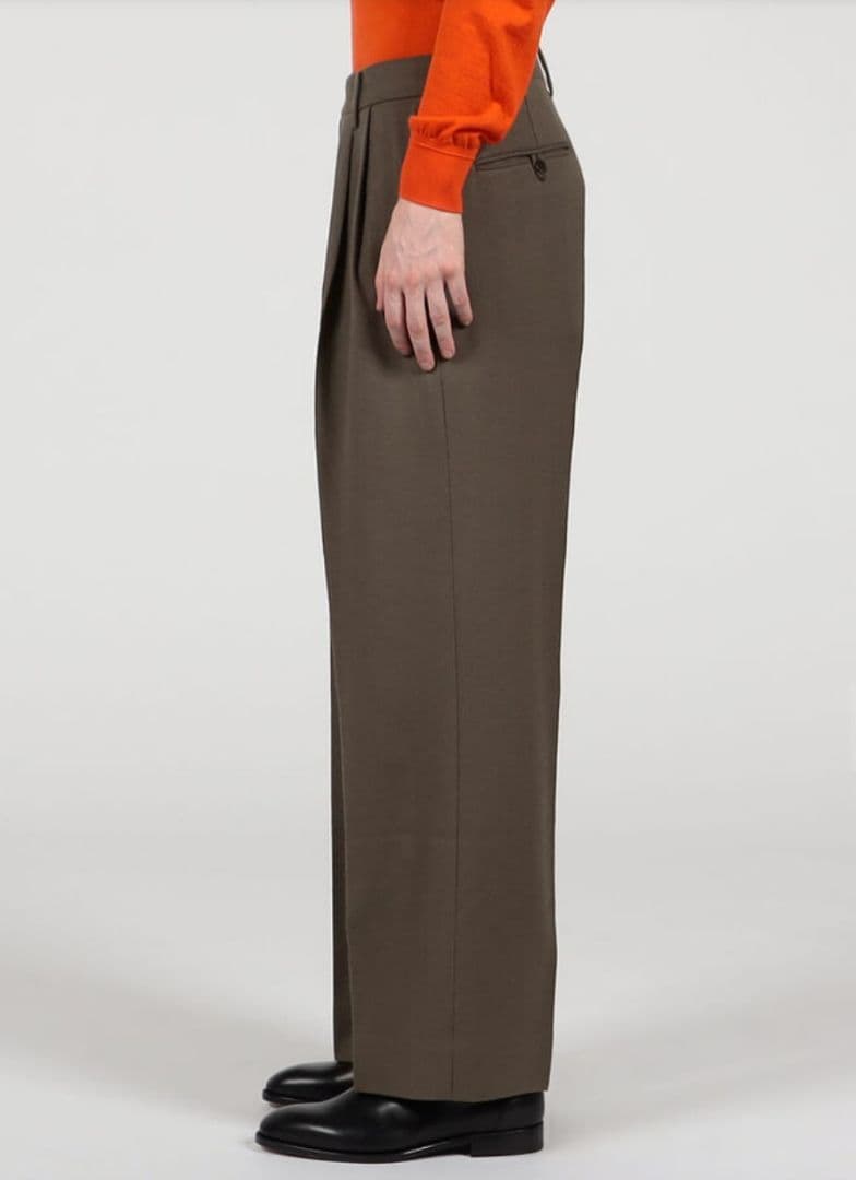 TOMORROWLANDドライウールツイル2プリーツワイドストレートバレルパンツ