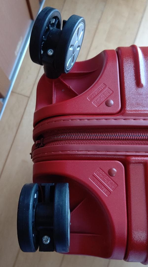 リモワ RIMOWA スーツケース 赤　4輪