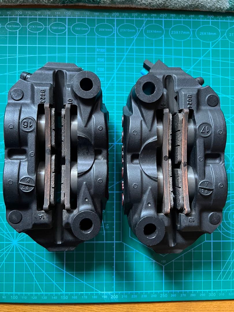 スズキ隼2型純正ブレンボキャリパー(スズンボ)
