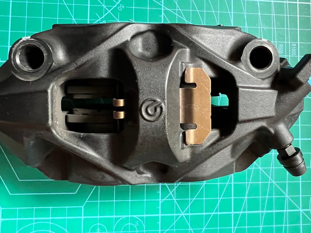 スズキ隼2型純正ブレンボキャリパー(スズンボ)