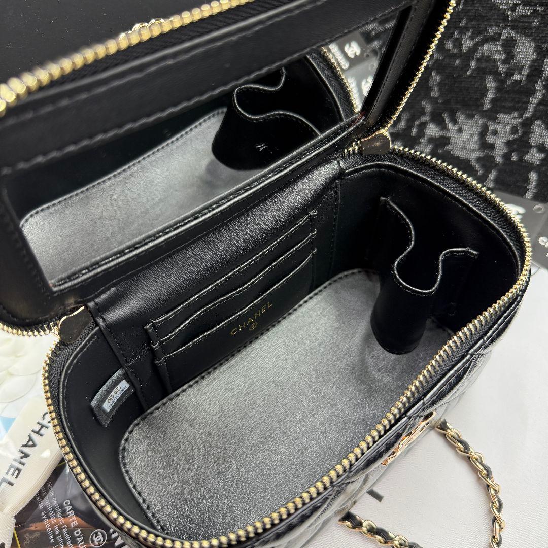 【限定特価】CHANEL ノベルティ バニティ型 ミニショルダー