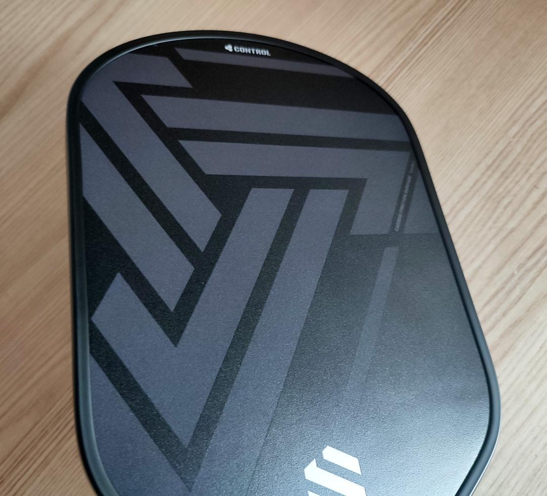 USAPA承認 ピックルボール パドル カーボン加工の摩擦面 黒 灰白 16mm