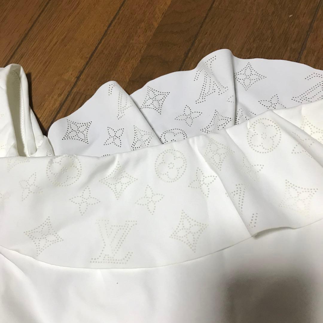 LOUIS VUITTON フリル付きカットワークワンピース水着 34