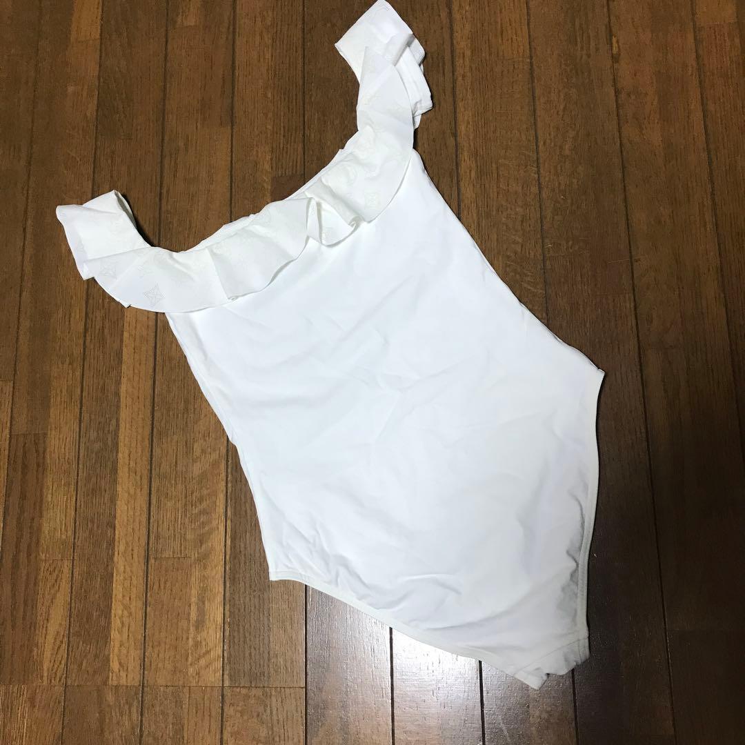 LOUIS VUITTON フリル付きカットワークワンピース水着 34