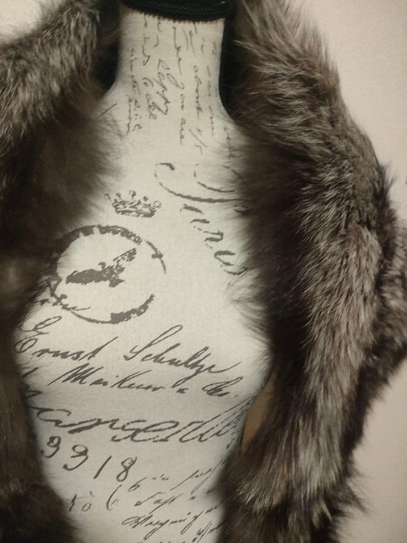 未使用保管品　アンフィニ　シルバーフォックス　襟巻き　マフラー　定価86万円