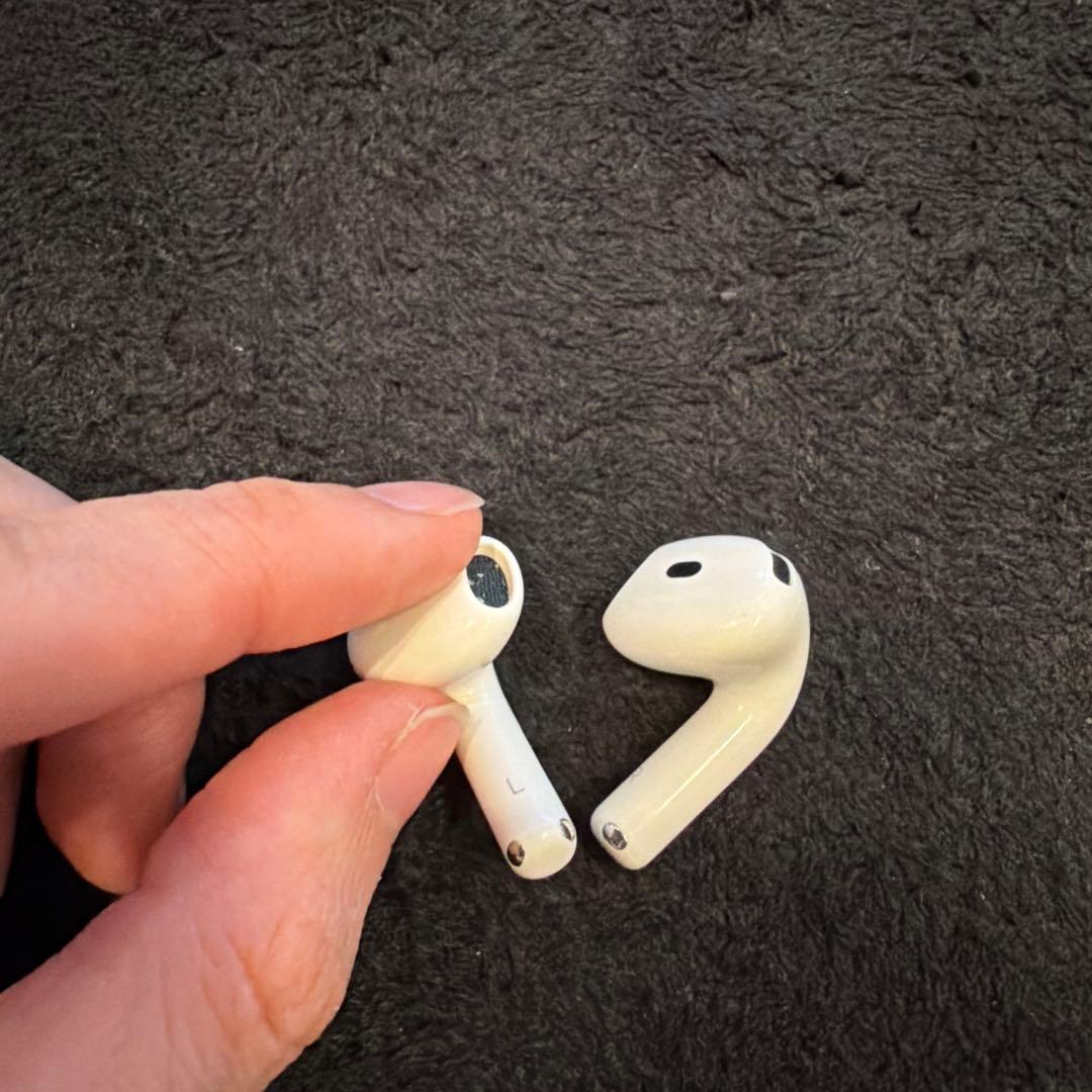 AirPods 4 本体 ケース　ホワイト　保証期間2026/11/29