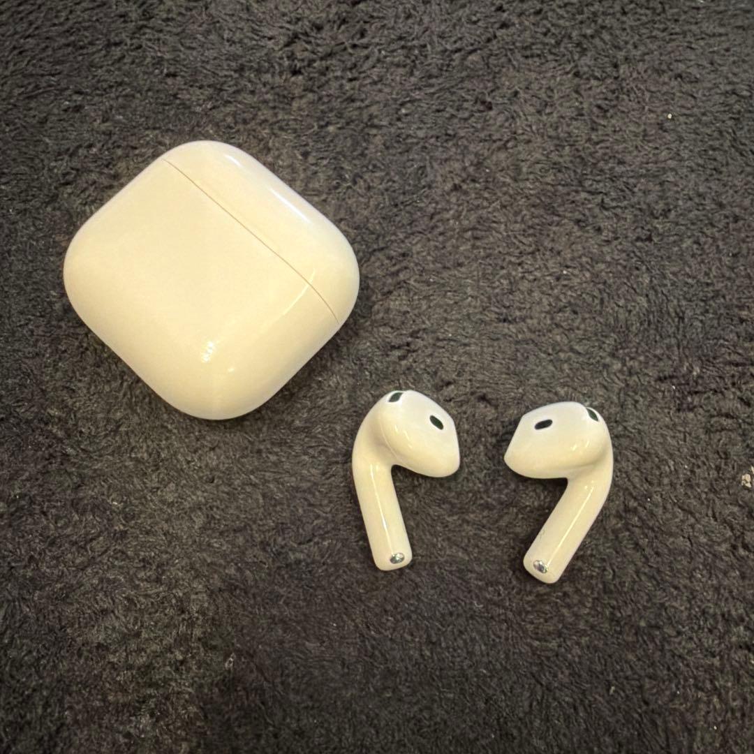 AirPods 4 本体 ケース　ホワイト　保証期間2026/11/29